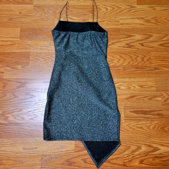 Dress - Picture 3 of 5